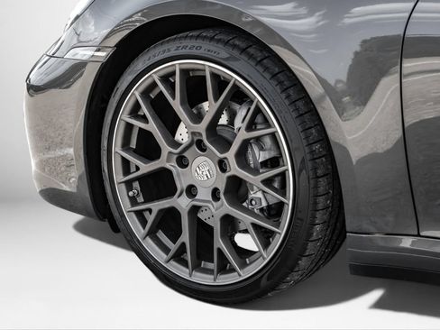 Used 2023 Porsche 911 Carrera RWD image 38