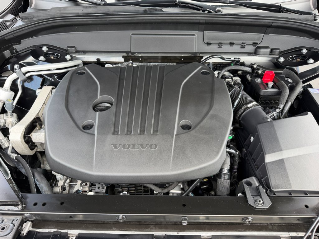 Certified 2026 Volvo XC60 B5 Ultra w/ Protection Package Premier AWD/4WD image 29