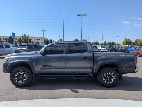 Used 2021 Toyota Tacoma TRD Off-Road AWD/4WD image 9