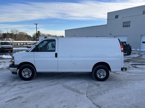 Used 2024 Chevrolet Express 2500 w/ Driver Convenience Package image 7