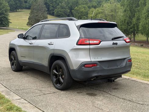 Used 2015 Jeep Cherokee Latitude FWD image 4