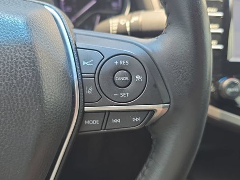 Used 2018 Toyota Camry XLE FWD image 23