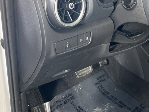 Used 2023 Hyundai Kona SEL image 10