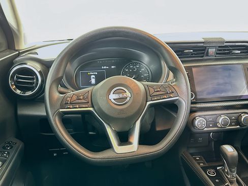 Used 2024 Nissan Kicks SV image 17