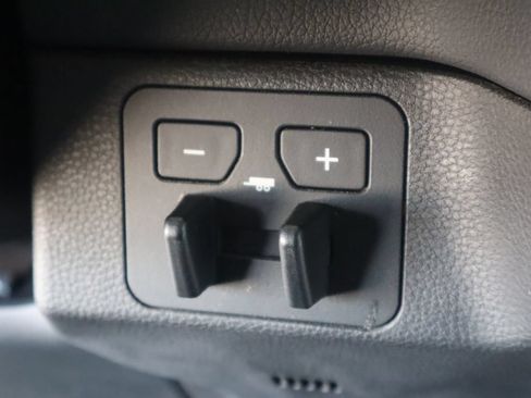 Used 2022 Toyota Tundra Limited AWD/4WD image 25