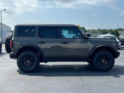 New 2026 Ford Bronco Outer Banks w/ Sasquatch Package AWD/4WD image 39