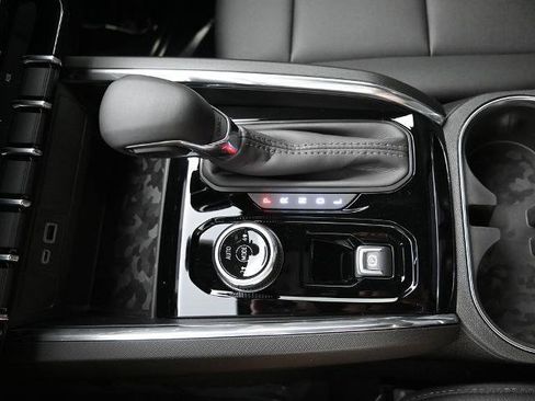 New 2026 GMC Canyon Elevation w/ Convenience Package image 19