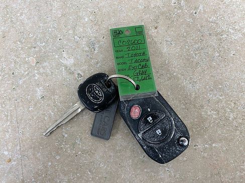 Used 2011 Toyota Tacoma PreRunner w/ SR5 Pkg #2 image 27