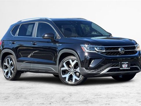 Used 2022 Volkswagen Taos SEL image 2