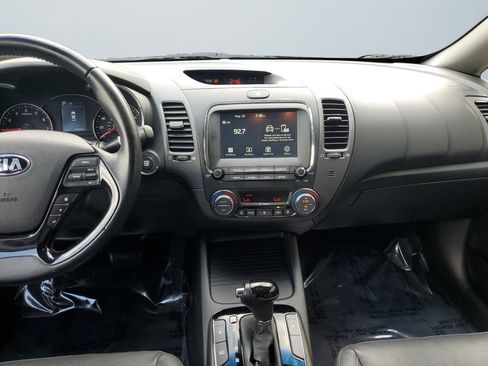 Used 2017 Kia Forte EX FWD image 11