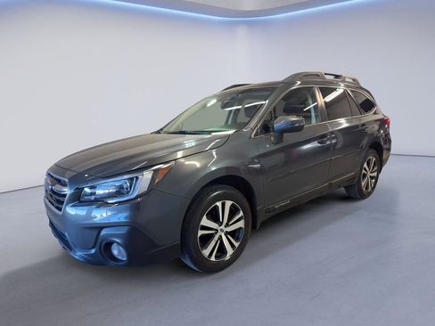 Used 2018 Subaru Outback 2.5i Limited AWD/4WD image 3