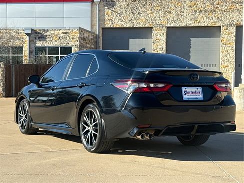Used 2024 Toyota Camry SE image 6