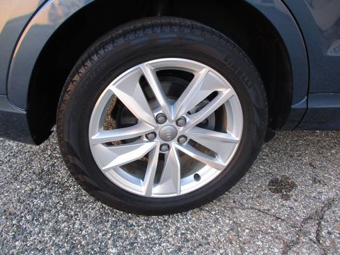 Used 2018 Audi Q3 2.0T Premium Plus w/ Premium Plus Package image 41