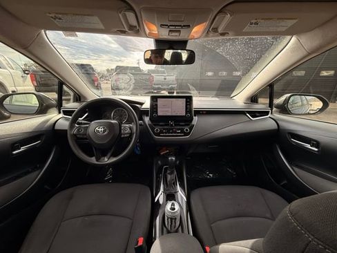 Used 2020 Toyota Corolla LE image 17