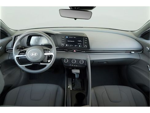 Used 2025 Hyundai Elantra SE FWD image 22