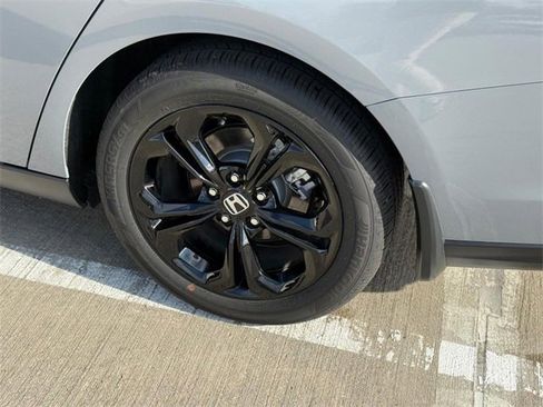 Certified 2025 Honda Accord SE image 7