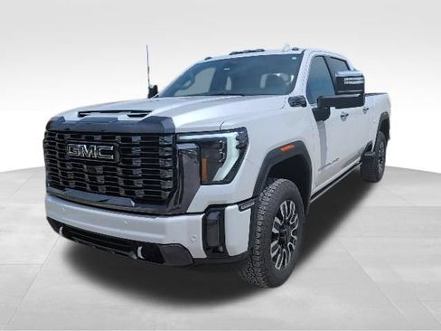 Used 2024 GMC Sierra 2500 Denali Ultimate w/ Max Trailering Package AWD/4WD image 7