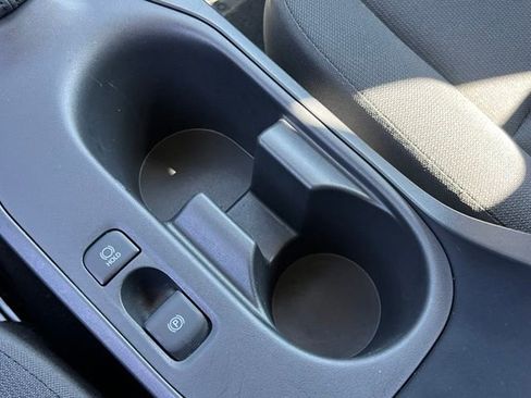 Used 2025 Toyota Corolla LE FWD image 31