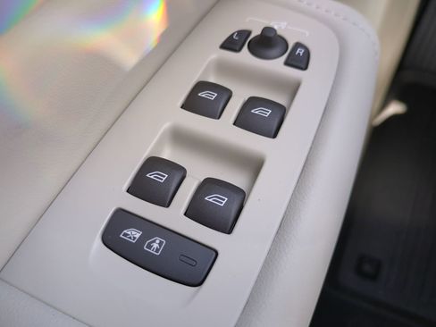 New 2026 Volvo XC60 B5 Ultra w/ Climate Package image 23