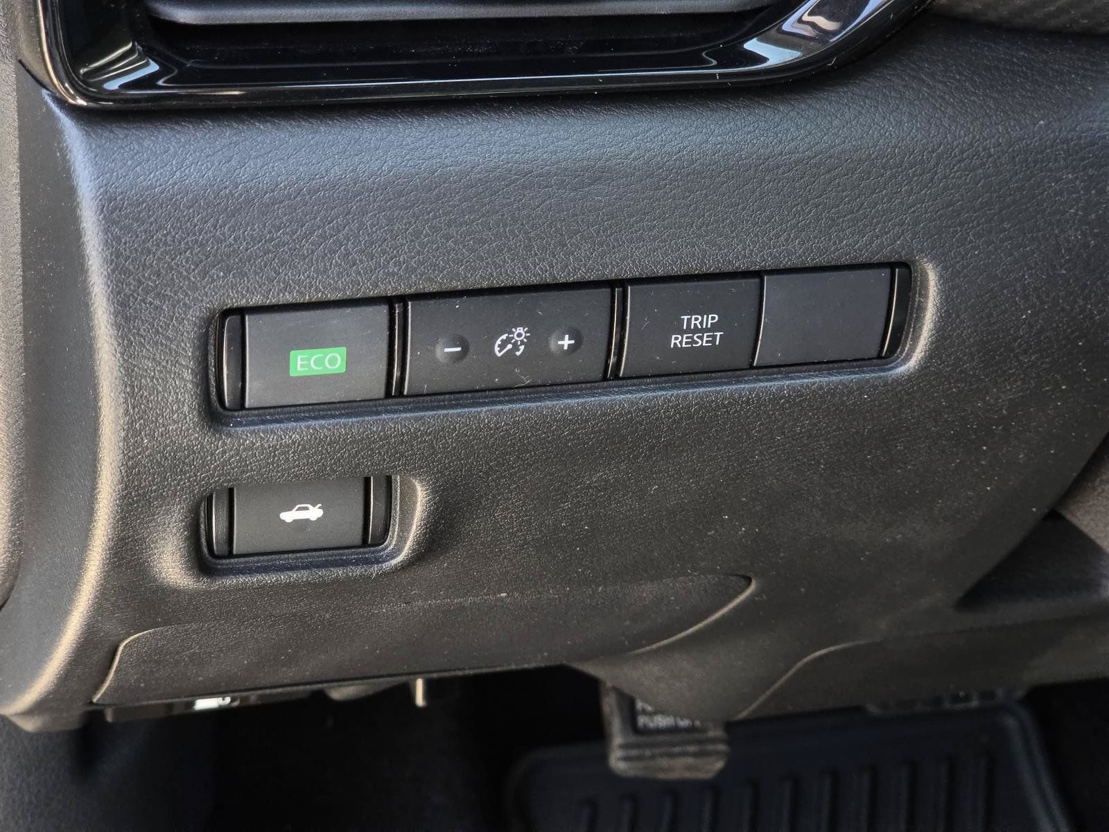 Certified 2024 Nissan Sentra SR w/ SR Premium Package FWD image 25