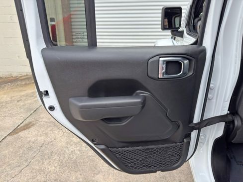 Used 2024 Jeep Wrangler Unlimited AWD/4WD image 42