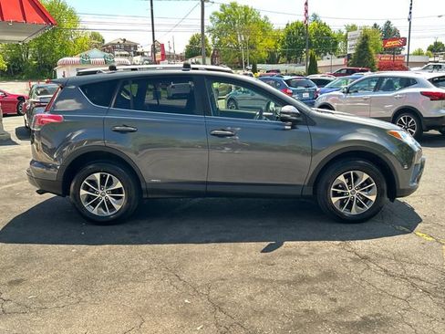 Used 2018 Toyota RAV4 XLE w/ Convenience Package AWD/4WD image 8