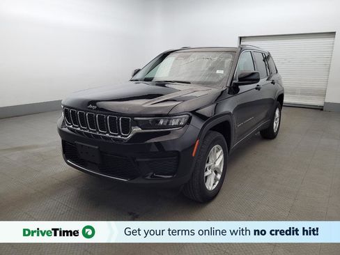 Used 2023 Jeep Grand Cherokee Laredo w/ Luxury Tech Group I AWD/4WD image 1