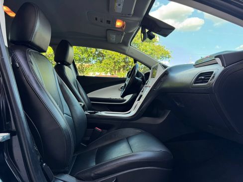 Used 2015 Chevrolet Volt Premium w/ Premium Trim Package FWD image 25