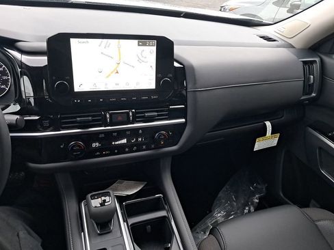 New 2025 Nissan Pathfinder SL w/ SL Premium Package image 20