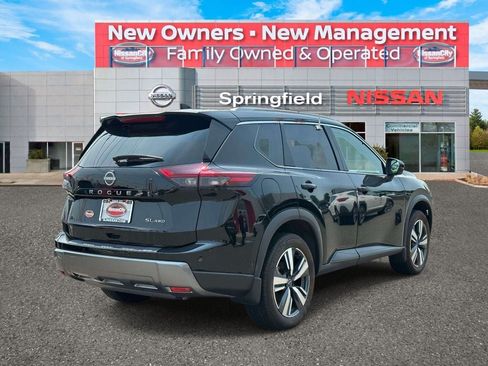 Used 2024 Nissan Rogue SL w/ SL Premium Package AWD/4WD image 5