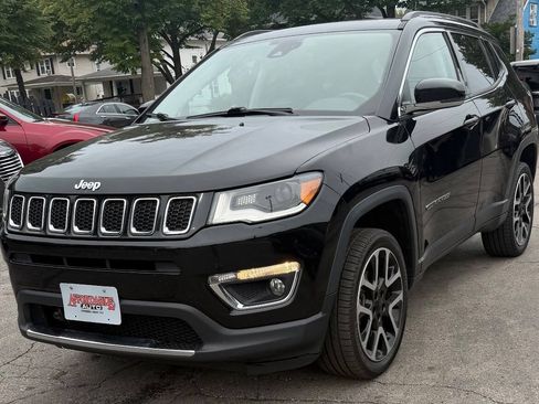 Used 2018 Jeep Compass Limited w/ Navigation Group AWD/4WD image 3