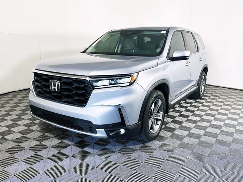 Used 2025 Honda Pilot EX-L image 7