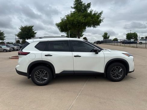 Certified 2024 Nissan Rogue S FWD image 6