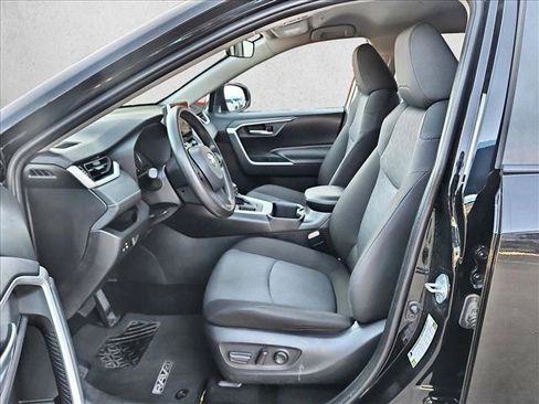 Used 2024 Toyota RAV4 XLE FWD image 21