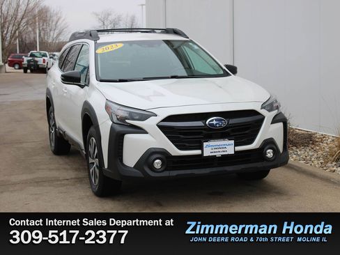 Used 2023 Subaru Outback Premium image 3