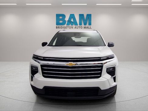 New 2026 Chevrolet Traverse LT w/ Driver Confidence Package FWD image 8