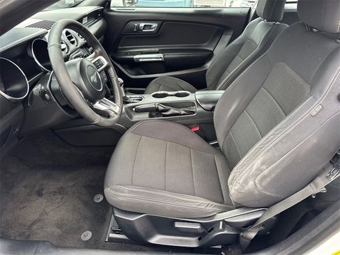 Used 2017 Ford Mustang V6 image 19