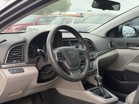 Used 2018 Hyundai Elantra SEL image 18
