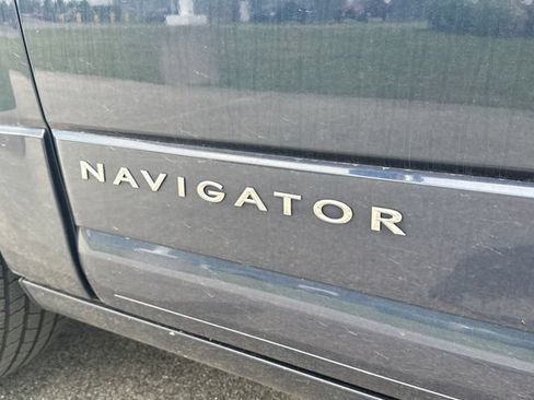 Used 2015 Lincoln Navigator 4WD image 32
