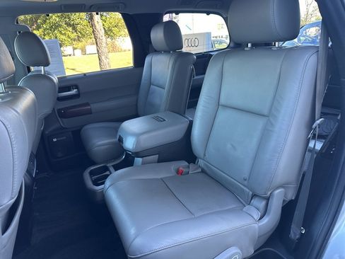 Used 2016 Toyota Sequoia Platinum image 70