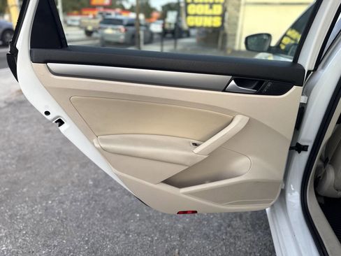 Used 2015 Volkswagen Passat 1.8T Limited Edition image 20