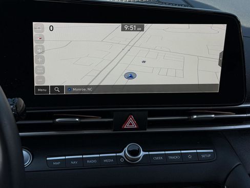 Used 2023 Hyundai Elantra SEL w/ Convenience Package FWD image 11