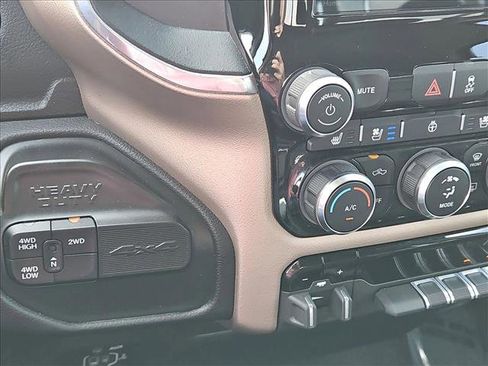Used 2022 RAM 2500 Laramie AWD/4WD image 19