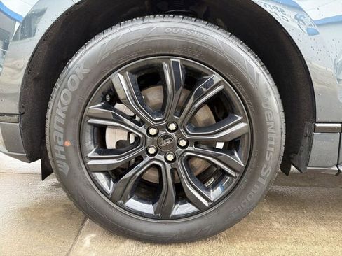 Used 2024 Ford Edge SE w/ Black Appearance Package image 12