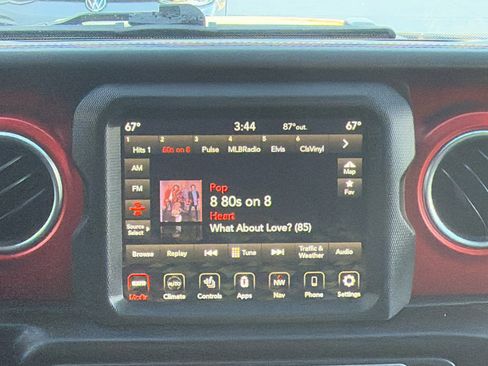 Certified 2022 Jeep Wrangler Unlimited Rubicon w/ Cold Weather Group image 22