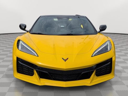 Used 2025 Chevrolet Corvette Z06 w/ Stealth Interior Trim Package RWD image 8