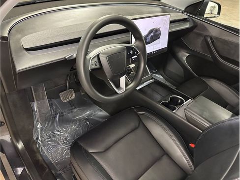 Used 2026 Tesla Model Y Long Range image 19