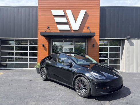Used 2022 Tesla Model Y Performance AWD/4WD image 1