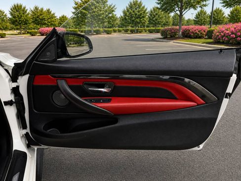 Used 2018 BMW M4 Coupe RWD image 25
