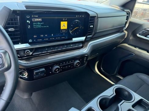 Used 2024 Chevrolet Silverado 1500 LT AWD/4WD image 24